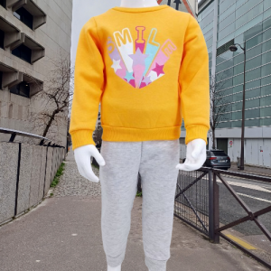 Ensemble hiver "Smile" pour enfants de 1 à 4 ans. Un look coloré et chaleureux pour égayer l'hiver ! Commandez maintenant.