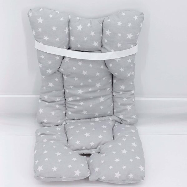 Coussin de confort pour poussette et siège auto avec motif étoiles, anti-transpiration et facile à installer, pour un trajet agréable et sécurisé pour bébé.