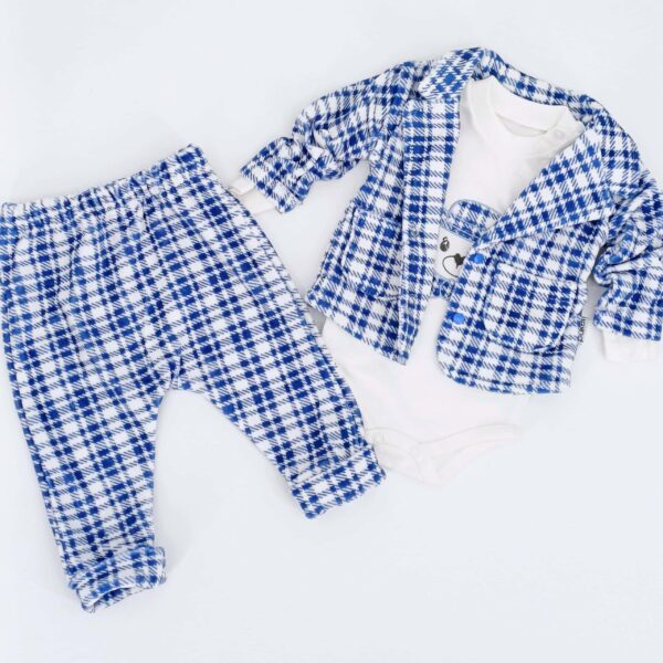 Ensemble bébé 100% coton, avec veste à carreaux et body imprimé ourson. Disponible en tailles 0-3 mois, 3-6 mois et 6-9 mois. Parfait pour le confort et le style des tout-petits.