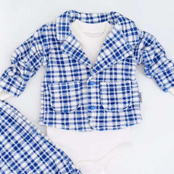 Ensemble bébé 100% coton, avec veste à carreaux et body imprimé ourson. Disponible en tailles 0-3 mois, 3-6 mois et 6-9 mois. Parfait pour le confort et le style des tout-petits.