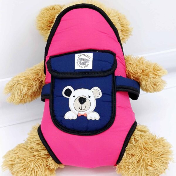 Découvrez notre porte-peluche de 30 cm, idéal pour transporter l'ours en peluche, le lapin ou la poupée préférée de votre enfant. Pratique, confortable et parfait pour les jeux et promenades.
