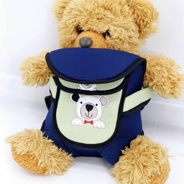 Découvrez notre porte-peluche de 30 cm, idéal pour transporter l'ours en peluche, le lapin ou la poupée préférée de votre enfant. Pratique, confortable et parfait pour les jeux et promenades.